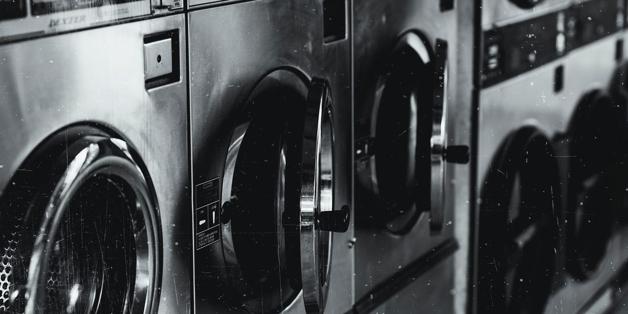 grayscale-photo-of-washing-machine-2254065 (1)